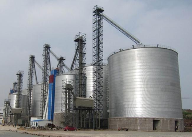 奎屯大型钢板库构造参数及水泥储存质量